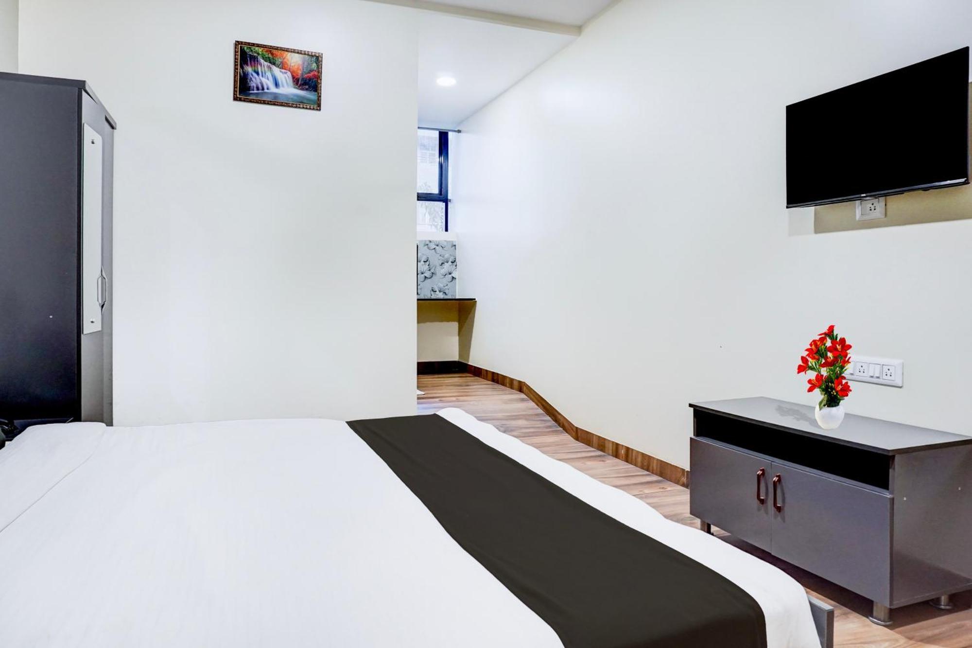 Super Collection O Pashan-Sus Road Baner Formerly Grey Stone Pune Ngoại thất bức ảnh